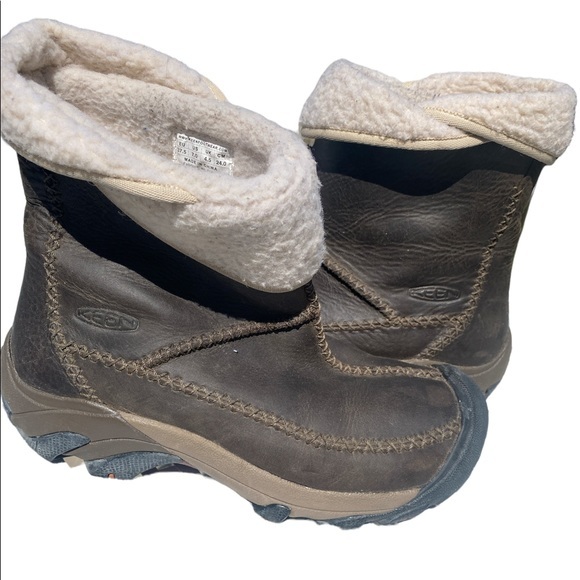 Keen Ankle Boots with Sherpa - Picture 8 of 11